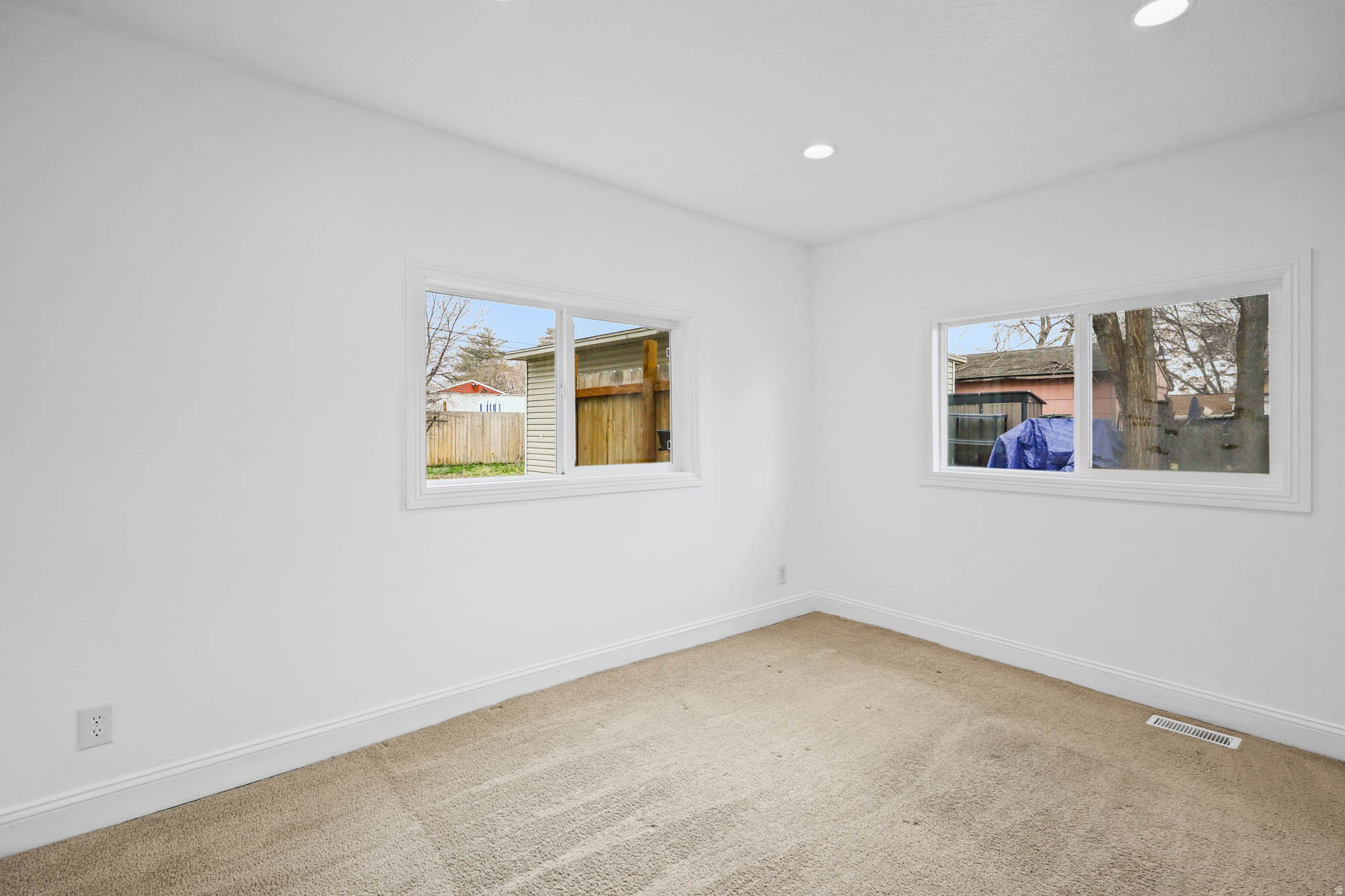 POPLAR PLACE - Residential