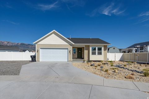 Homes For Sale - 694 W Jedediah Way<br/> Grantsville, UT 84029