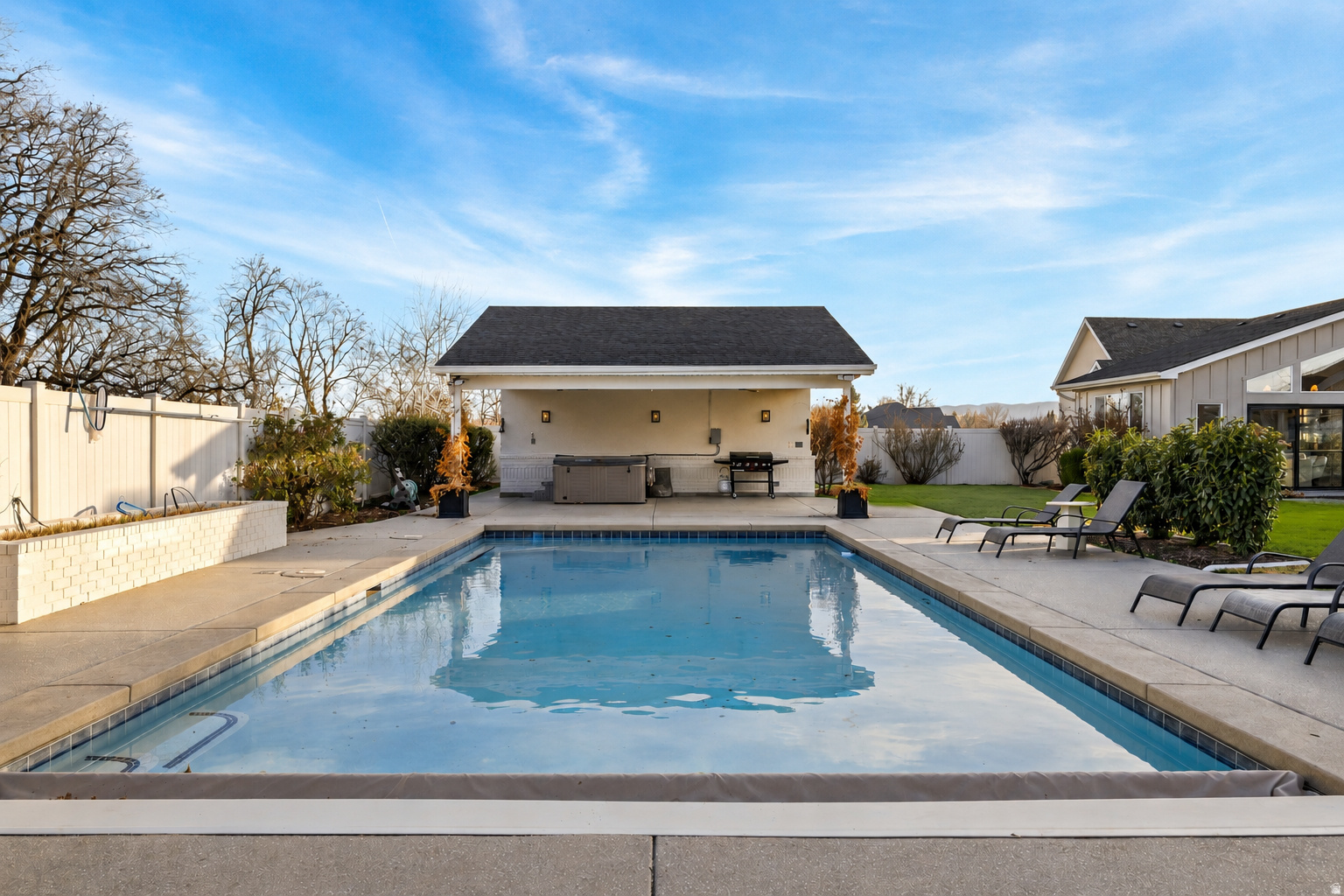 MYSTIC COVE - Residential