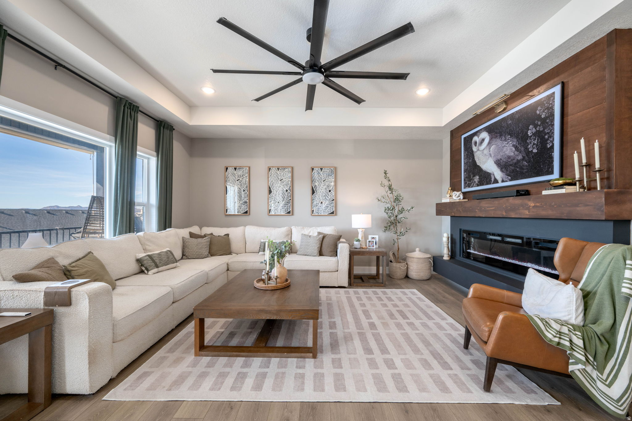 CRESCENT HILLS - Residential