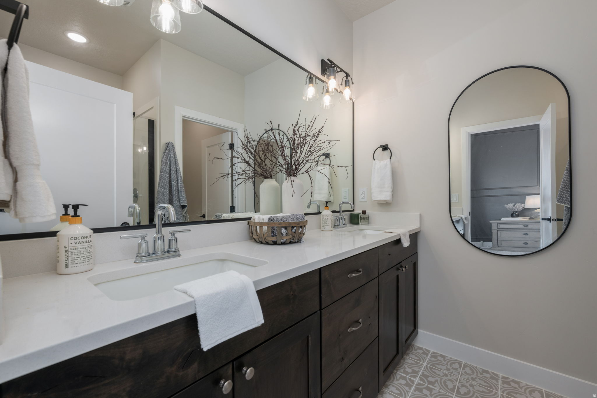 CRESCENT HILLS - Residential