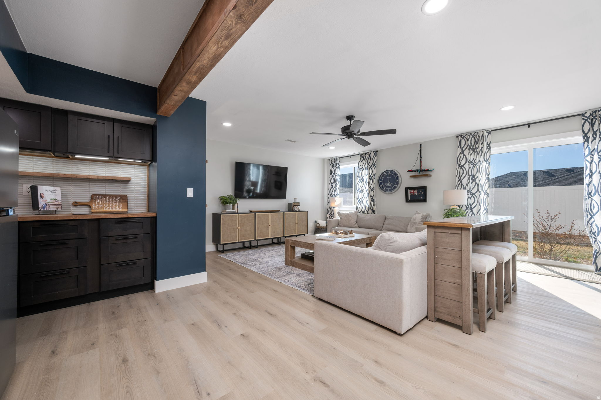 CRESCENT HILLS - Residential