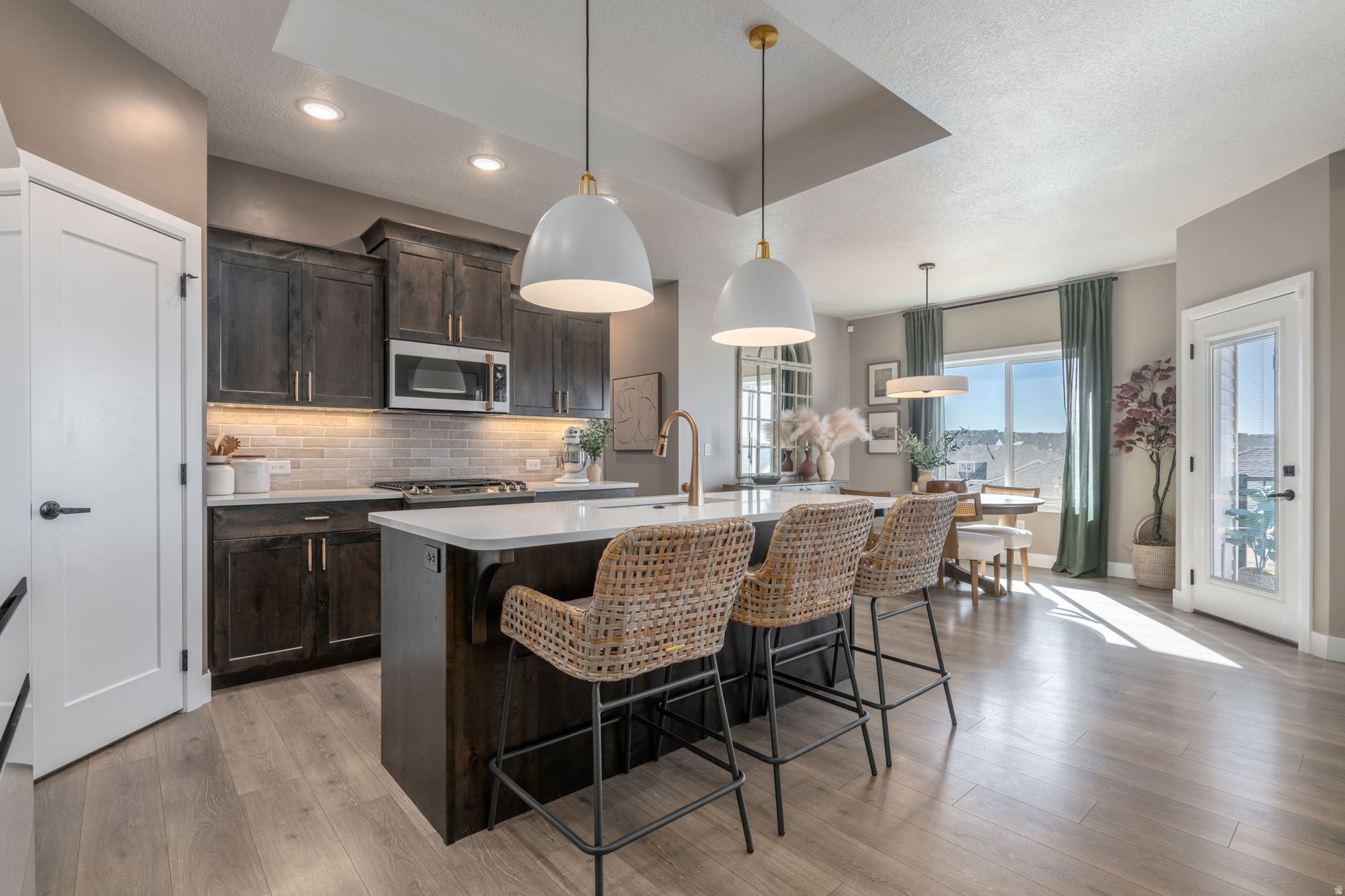 CRESCENT HILLS - Residential