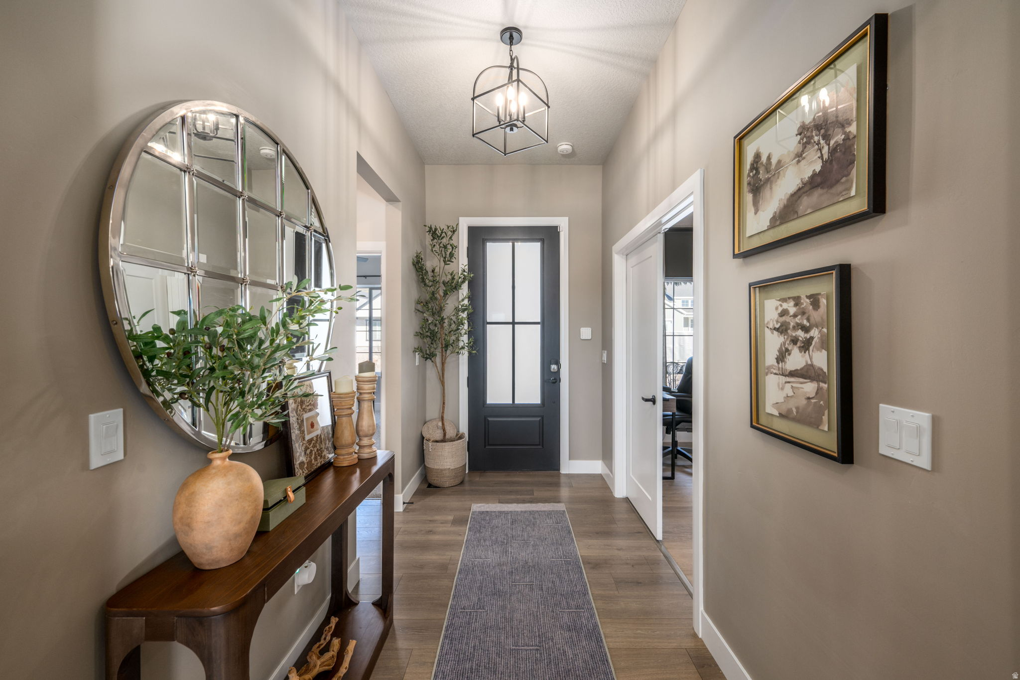 CRESCENT HILLS - Residential