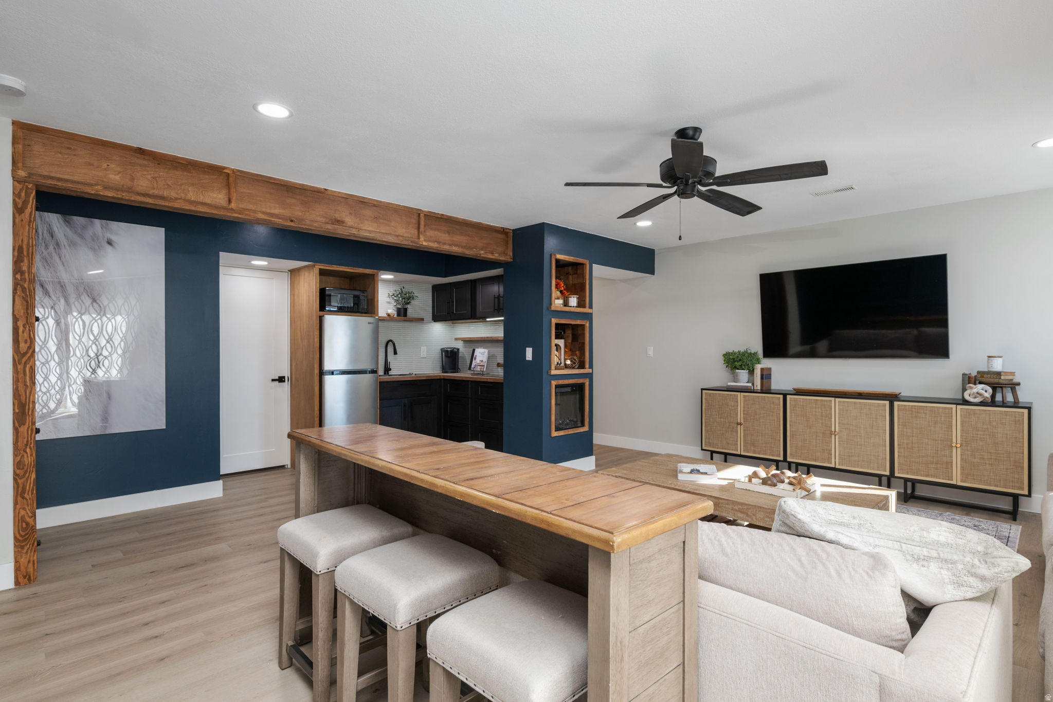 CRESCENT HILLS - Residential