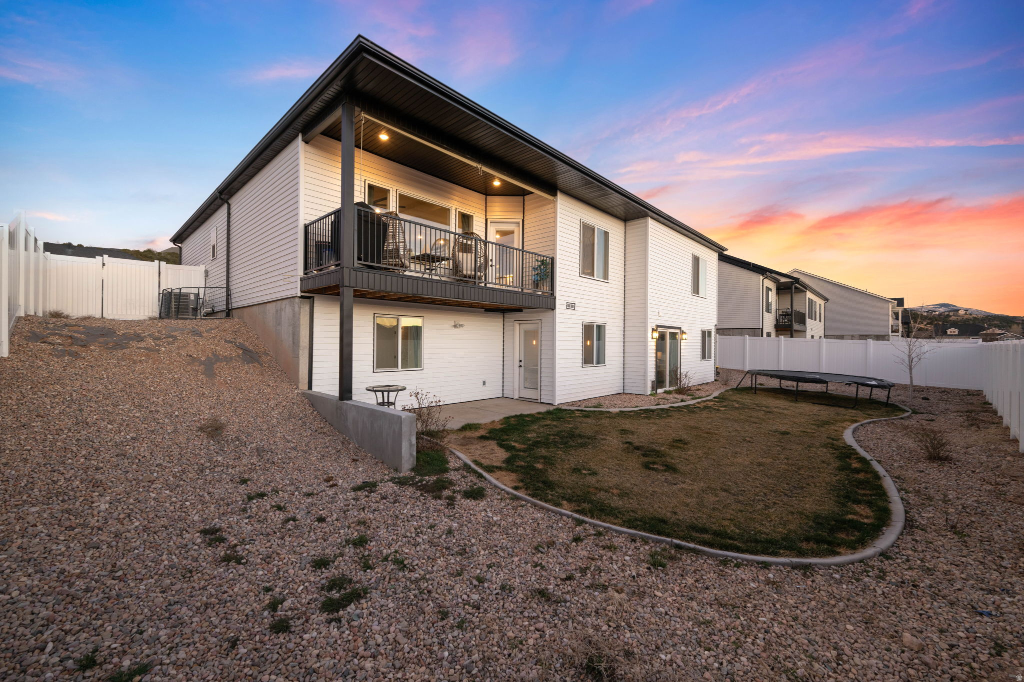 CRESCENT HILLS - Residential