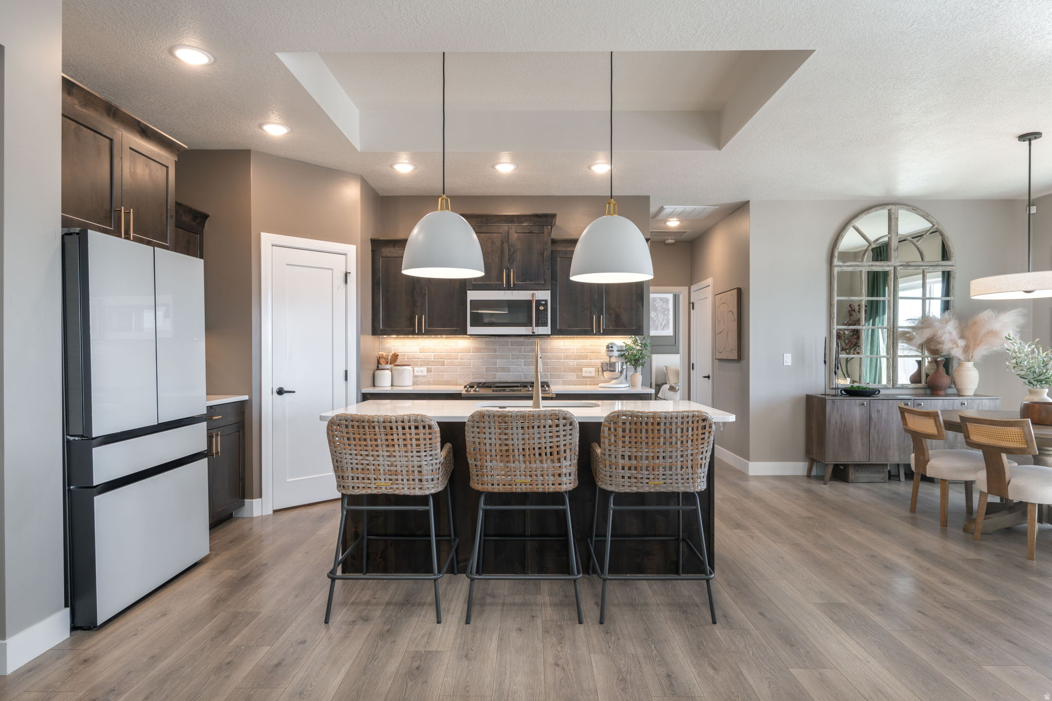 CRESCENT HILLS - Residential