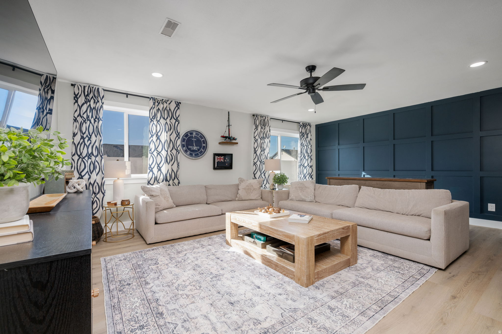 CRESCENT HILLS - Residential