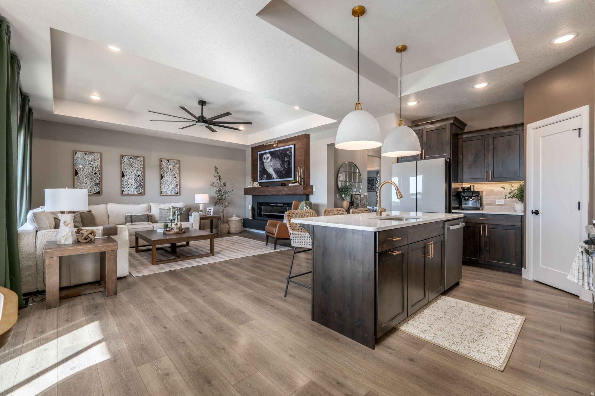 CRESCENT HILLS - Residential