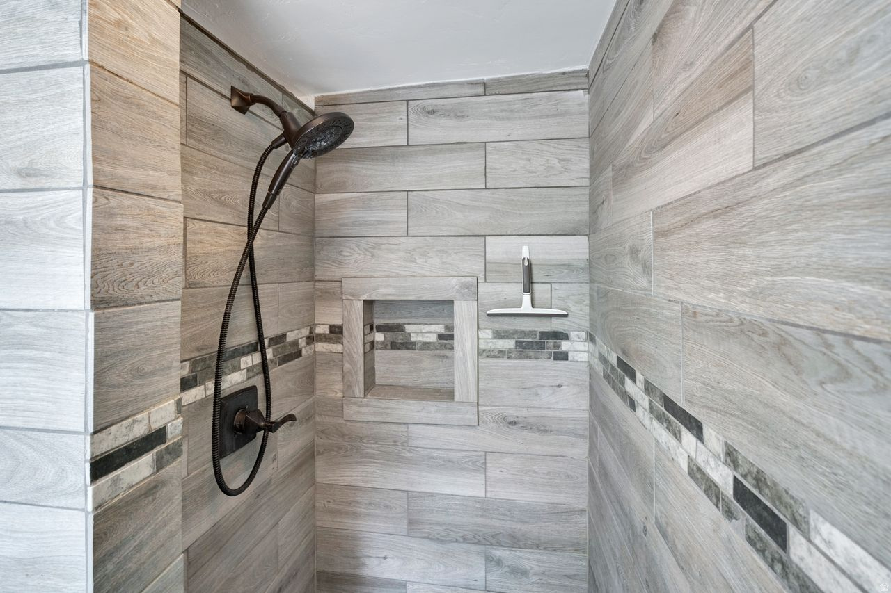 TIMBER LAKES - Residential
