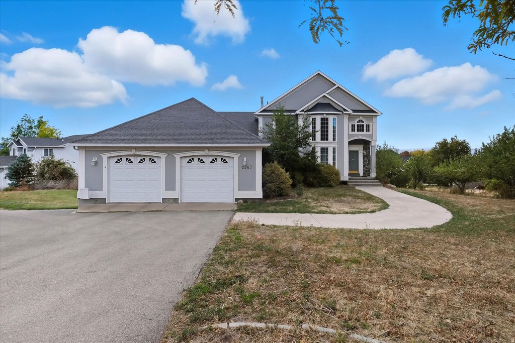 Photo of 2887 N VIEWCREST CIR E, North Logan, UT 84341 (MLS # 2149790)