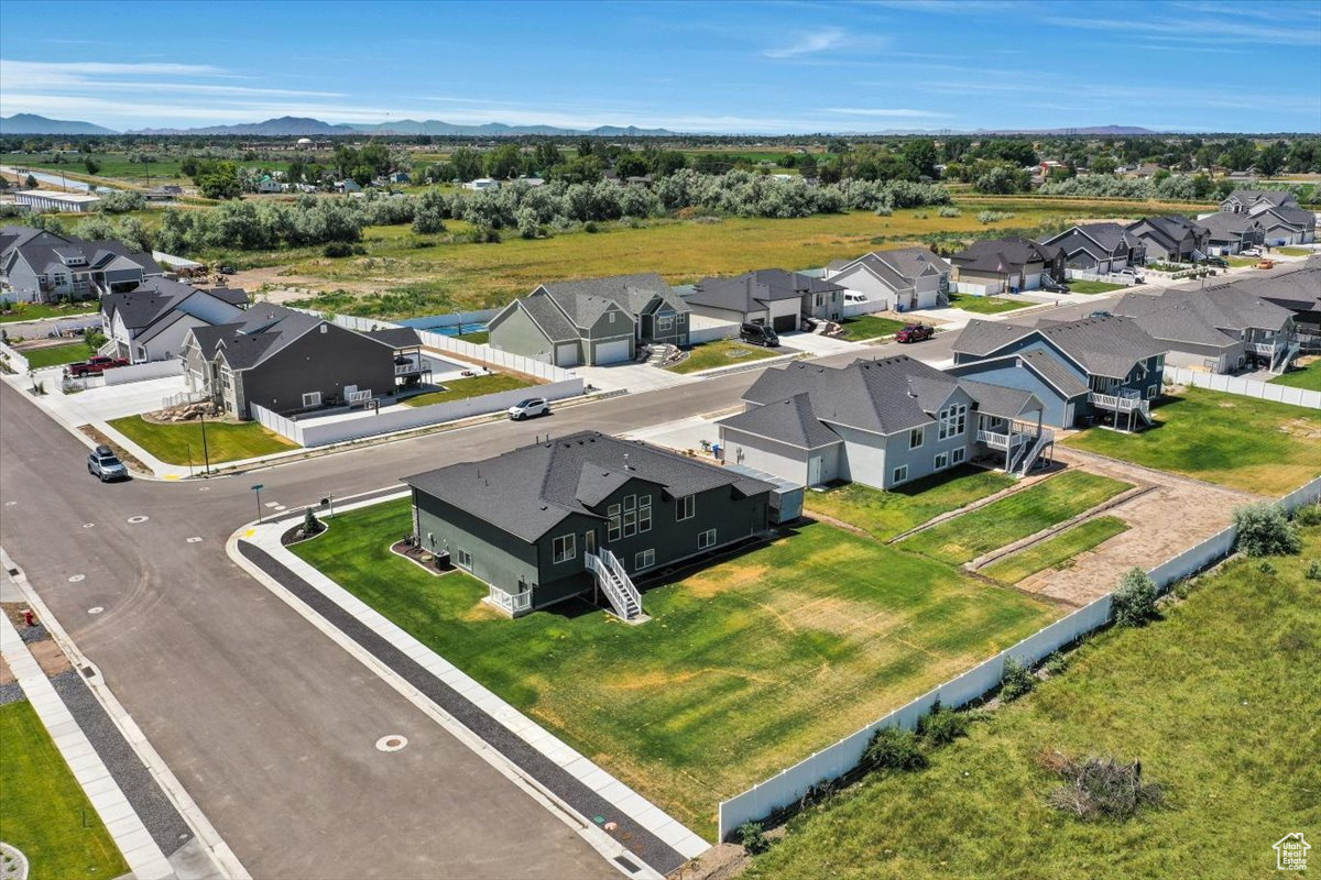 PARKSIDE ESTATES - Residential