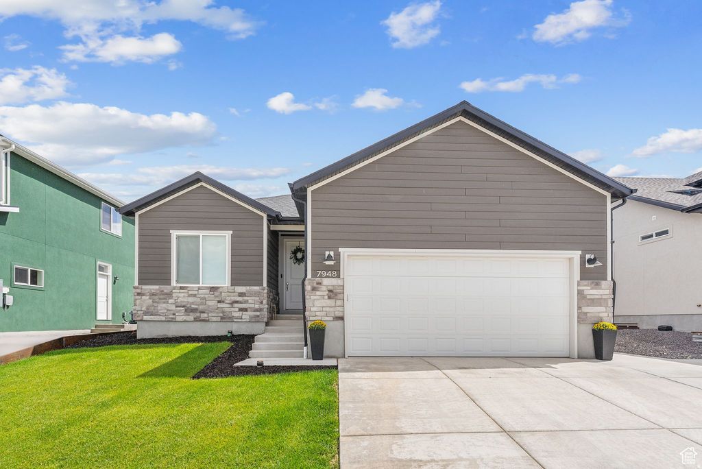 Photo of 7948 N BRISTLECONE RD, Eagle Mountain, UT 84005 (MLS # 2128125)