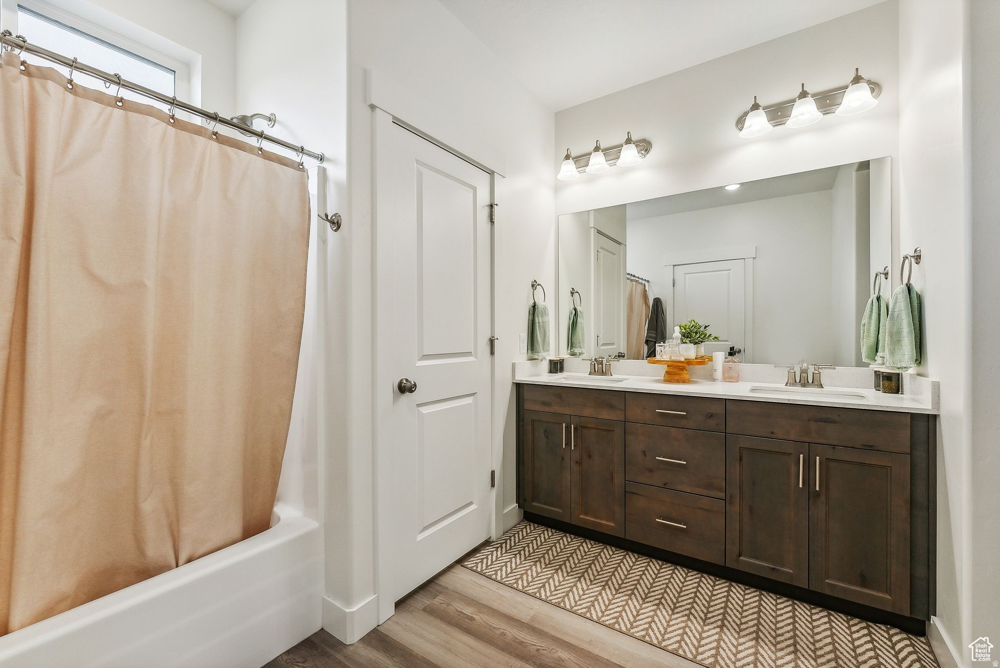 LONE TREE AT CIRCLE FIVE RANCH - Residential