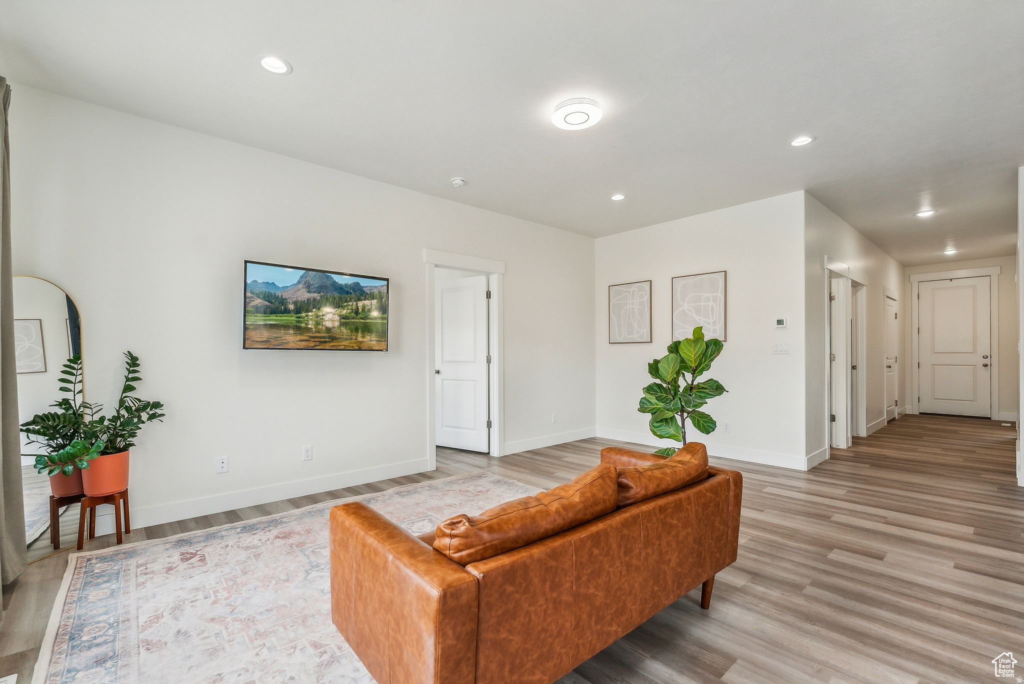 LONE TREE AT CIRCLE FIVE RANCH - Residential