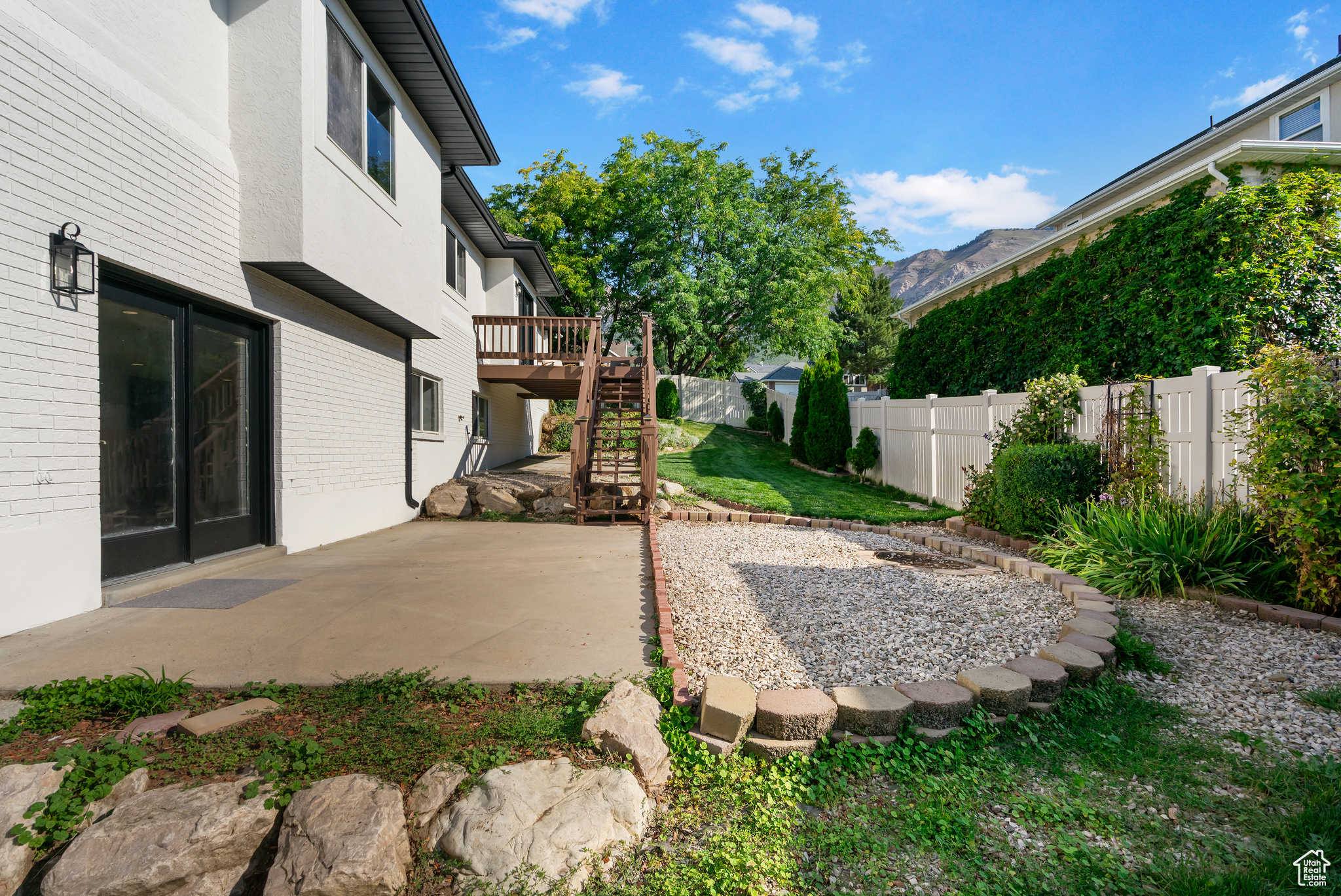 NORTH OAKS COVE 3 - Residential