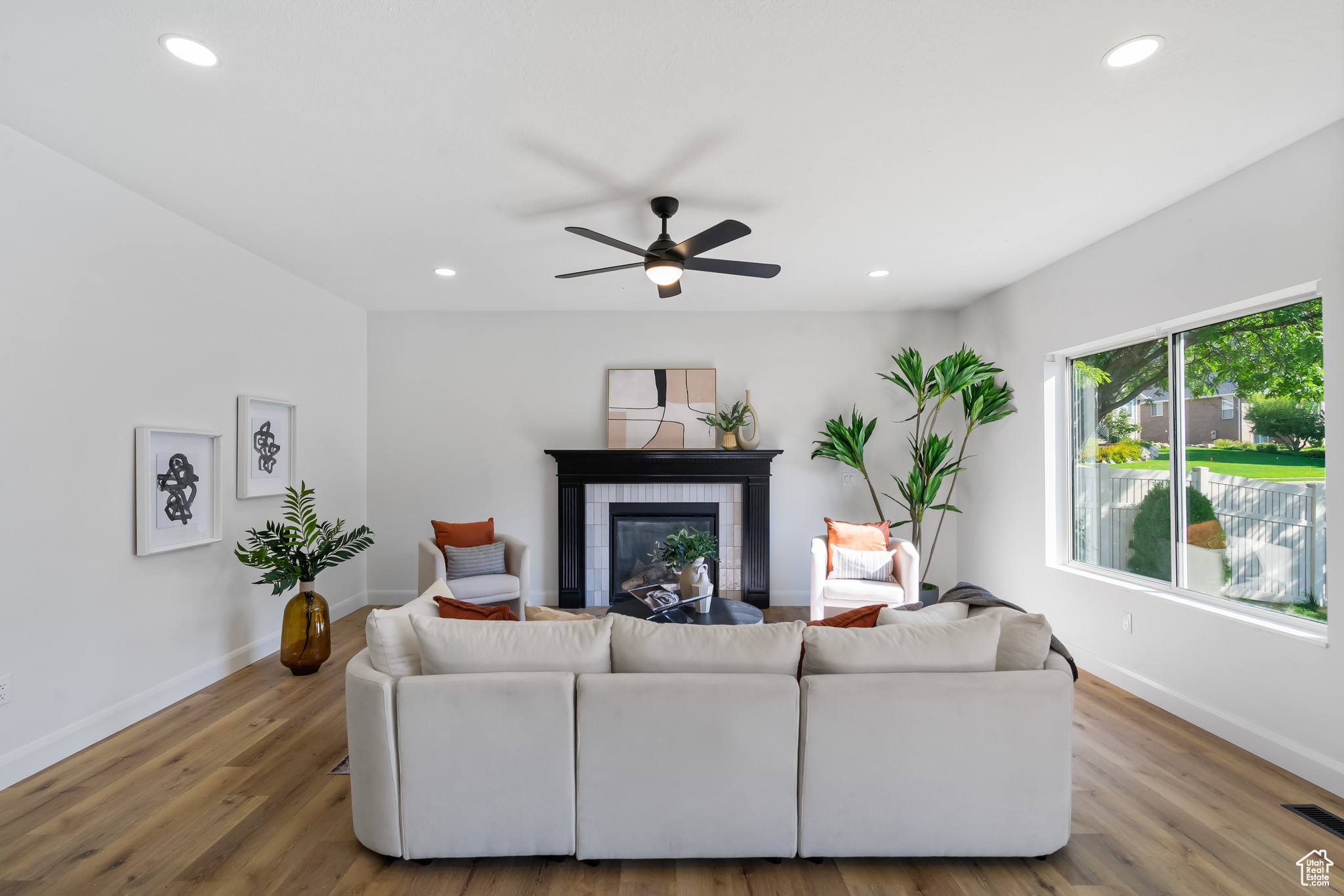 NORTH OAKS COVE 3 - Residential