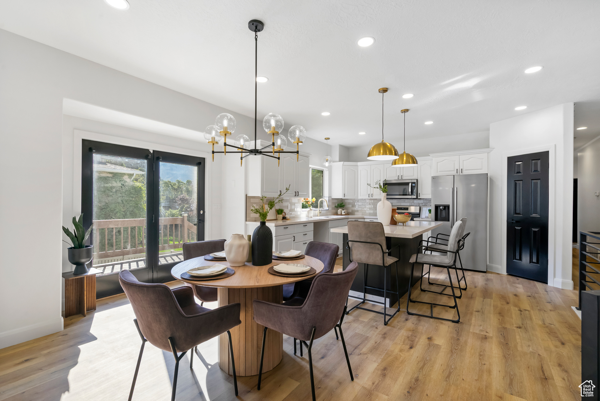 NORTH OAKS COVE 3 - Residential