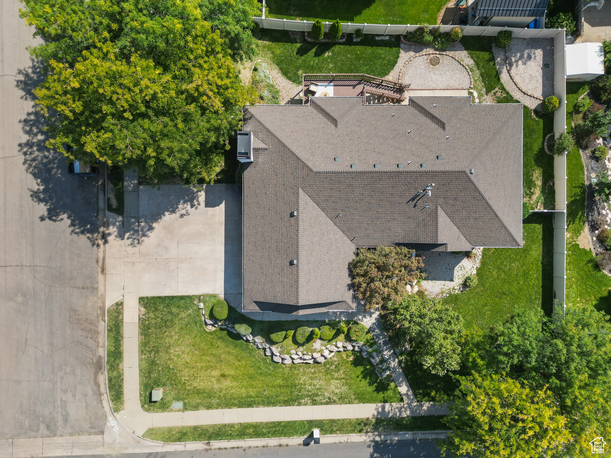 NORTH OAKS COVE 3 - Residential