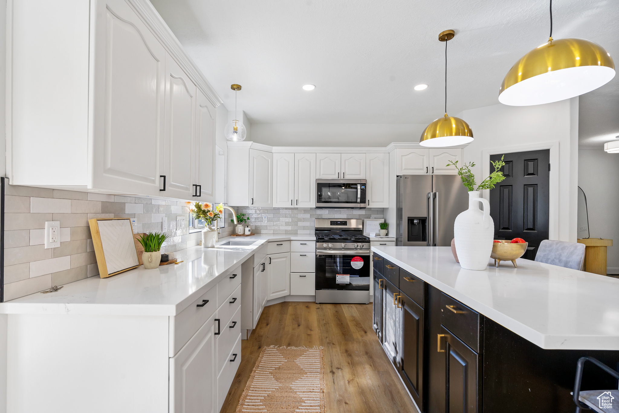 NORTH OAKS COVE 3 - Residential