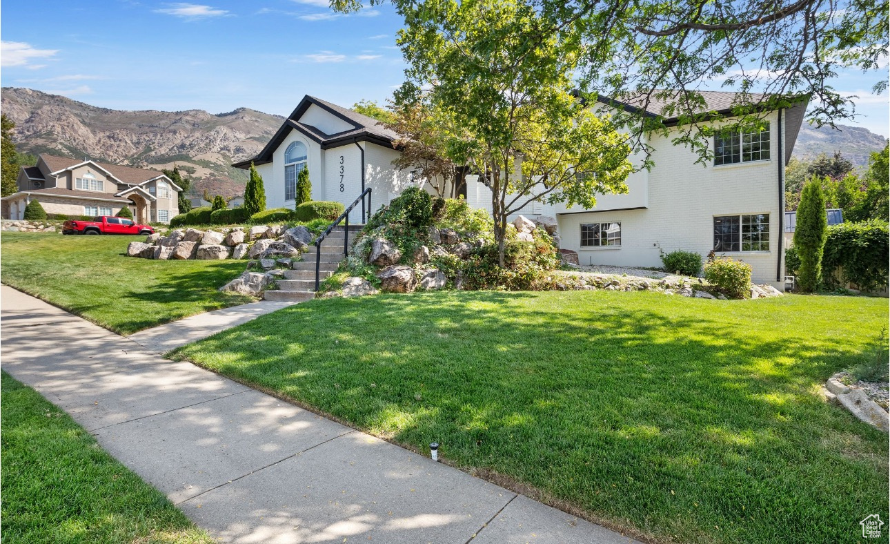 NORTH OAKS COVE 3 - Residential