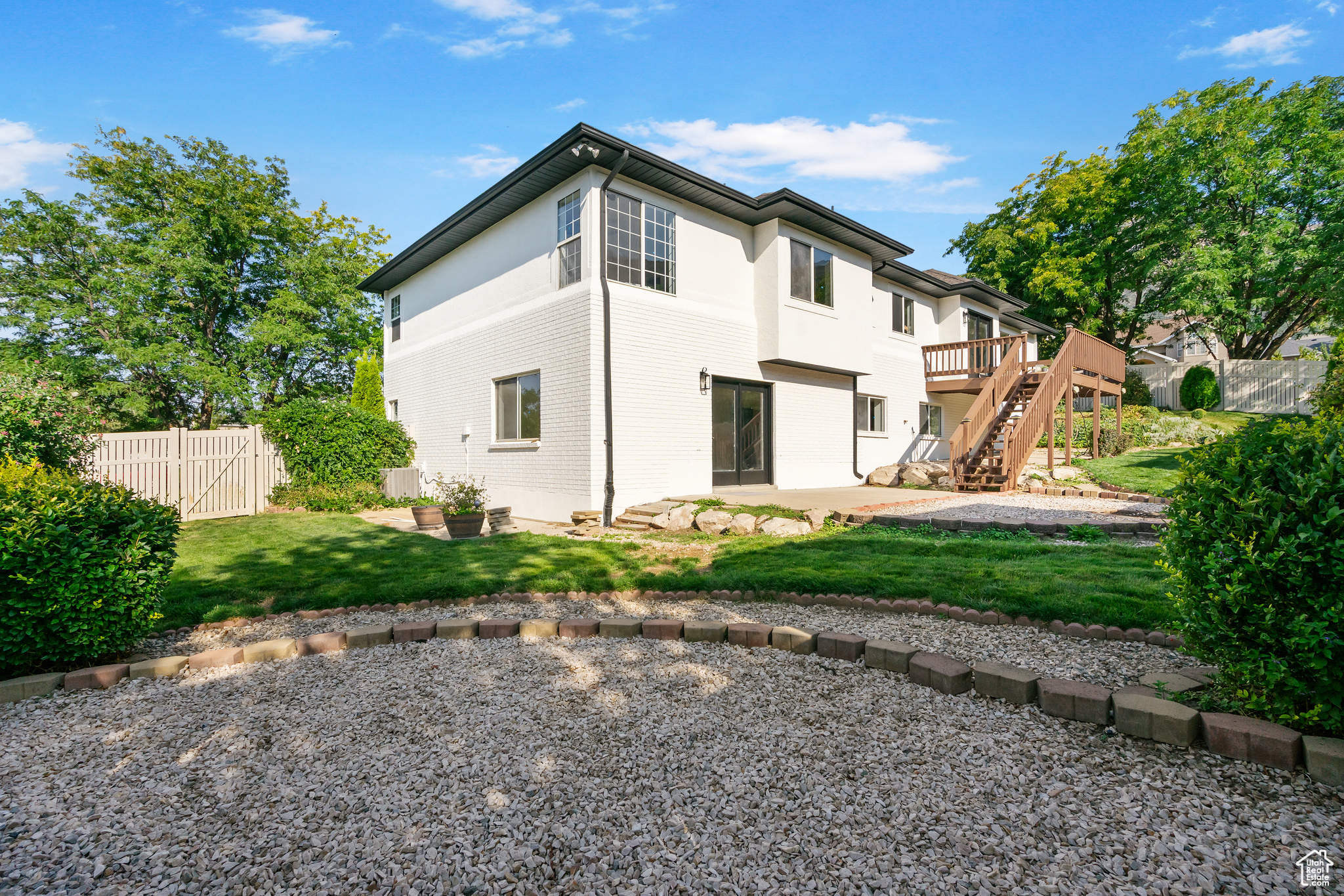 NORTH OAKS COVE 3 - Residential
