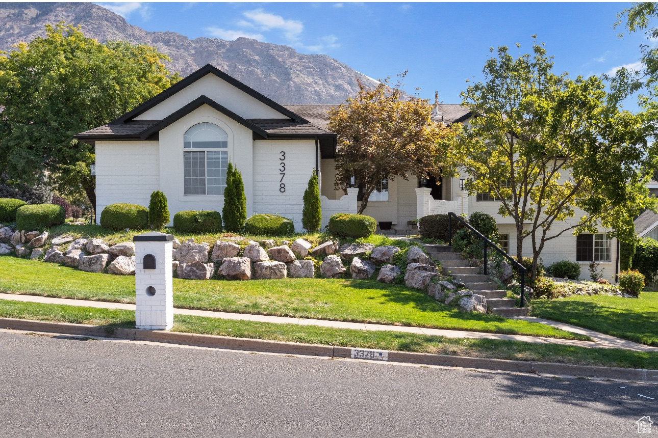 NORTH OAKS COVE 3 - Residential