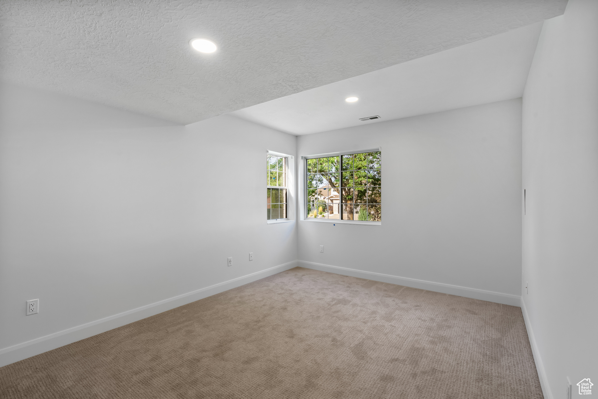 NORTH OAKS COVE 3 - Residential