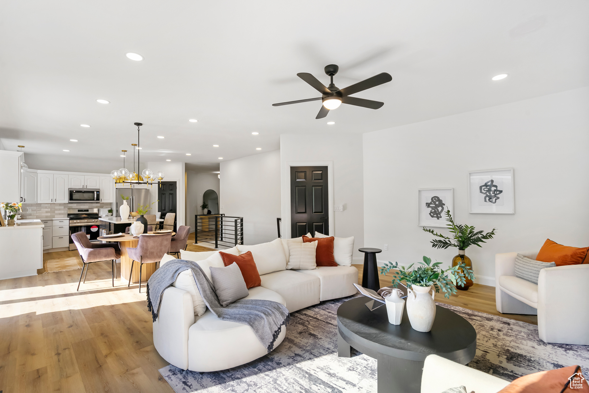 NORTH OAKS COVE 3 - Residential