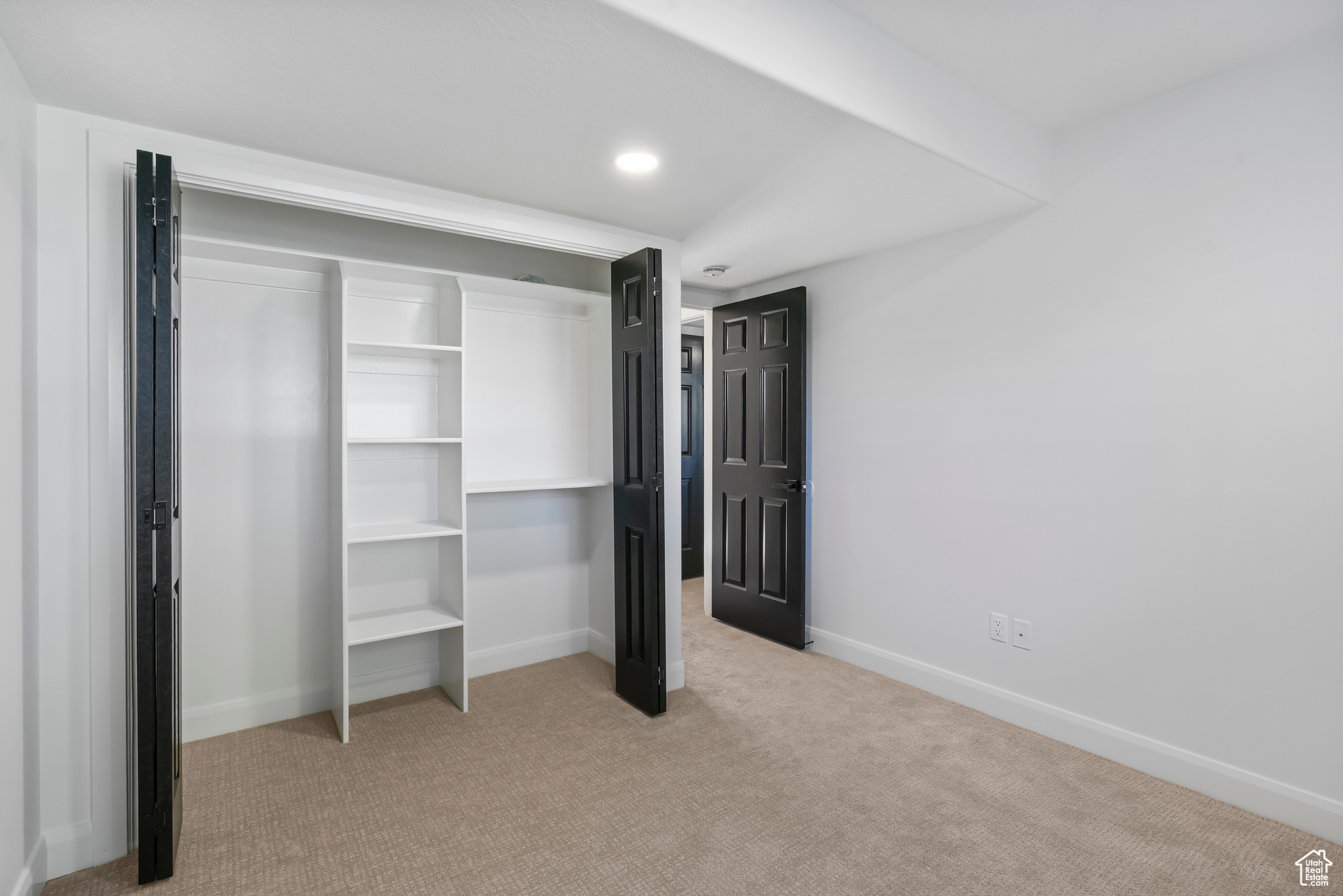 NORTH OAKS COVE 3 - Residential