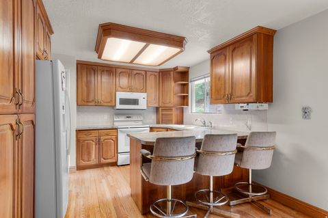 Tiny photo for 2321 S 900 E, Bountiful, UT 84010 (MLS # 2120607)