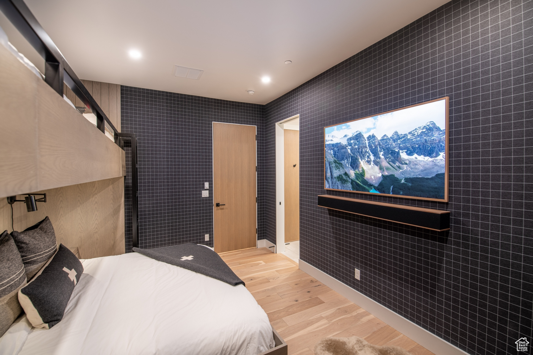 THE RIDGE AT CANYONS - Residential
