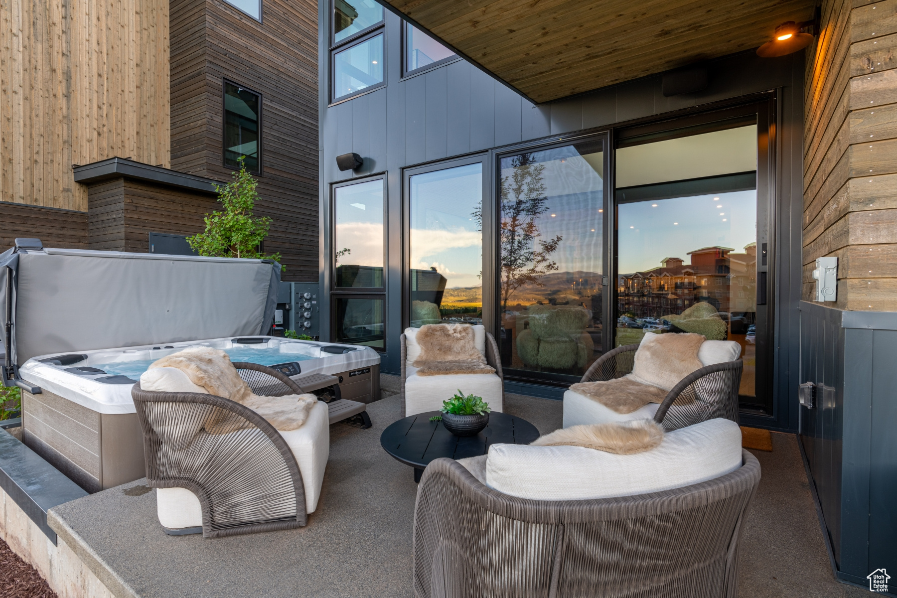 THE RIDGE AT CANYONS - Residential