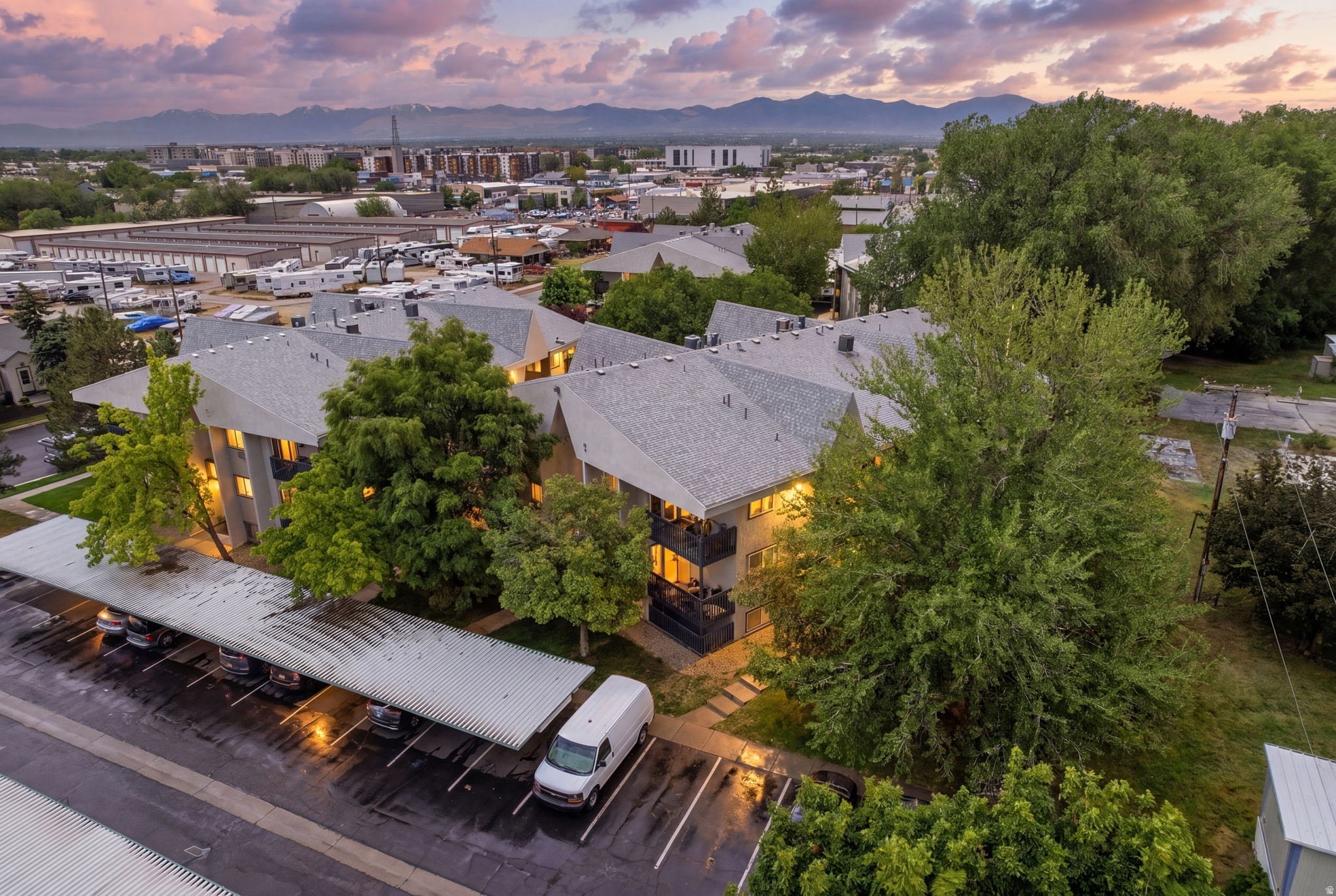 WOOD POINT CONDO - Residential