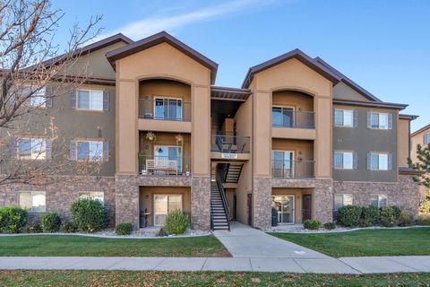 Photo of 127 E JORDAN RIDGE BLVD #406, Saratoga Springs, UT 84045 (MLS # 2121283)