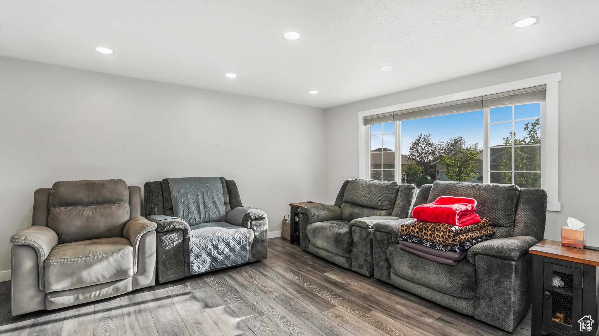 9717 S Flint Dr, Sandy, Utah image 2