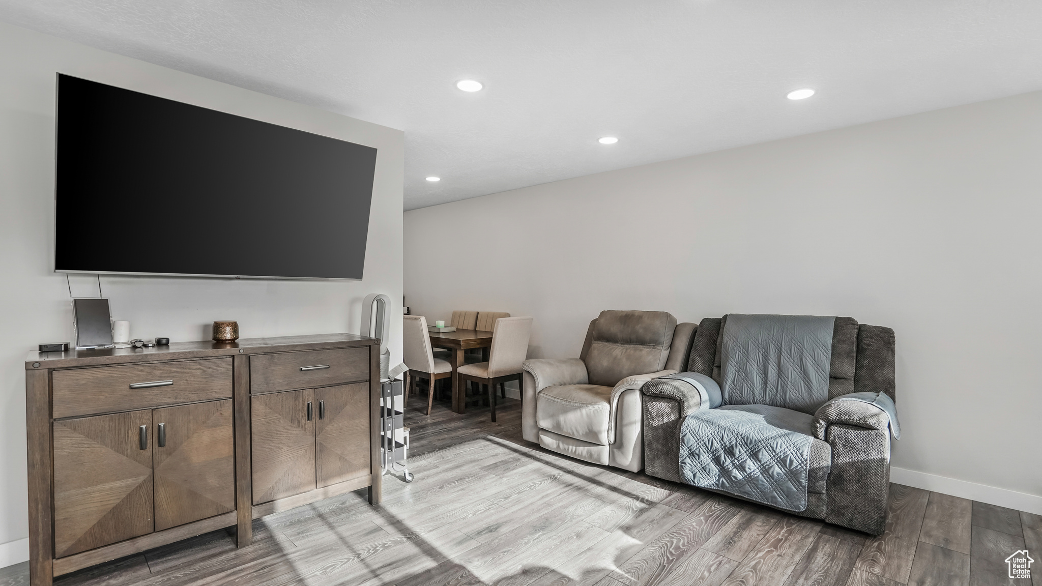 9717 S Flint Dr, Sandy, Utah image 3