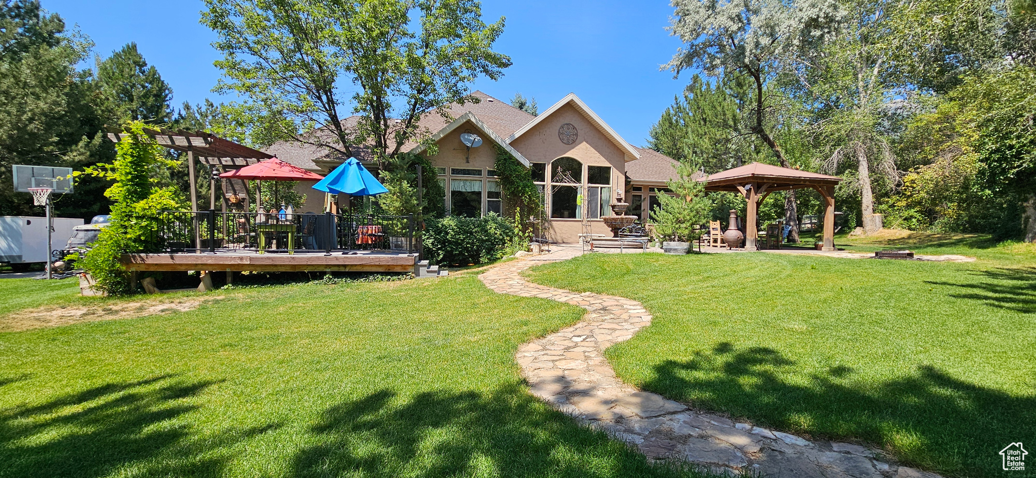 RIVER MEADOWS - Residential