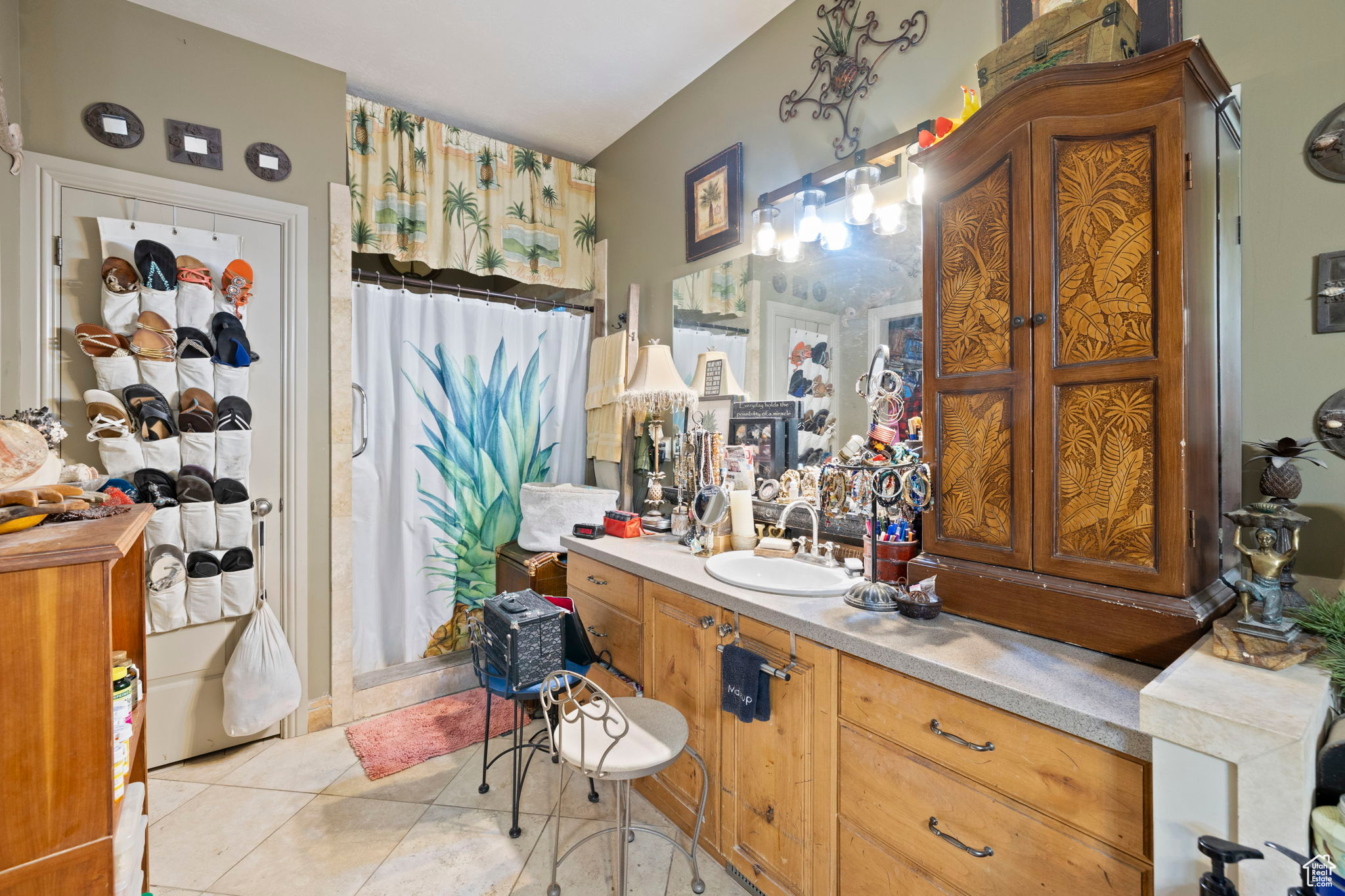 RIVER MEADOWS - Residential