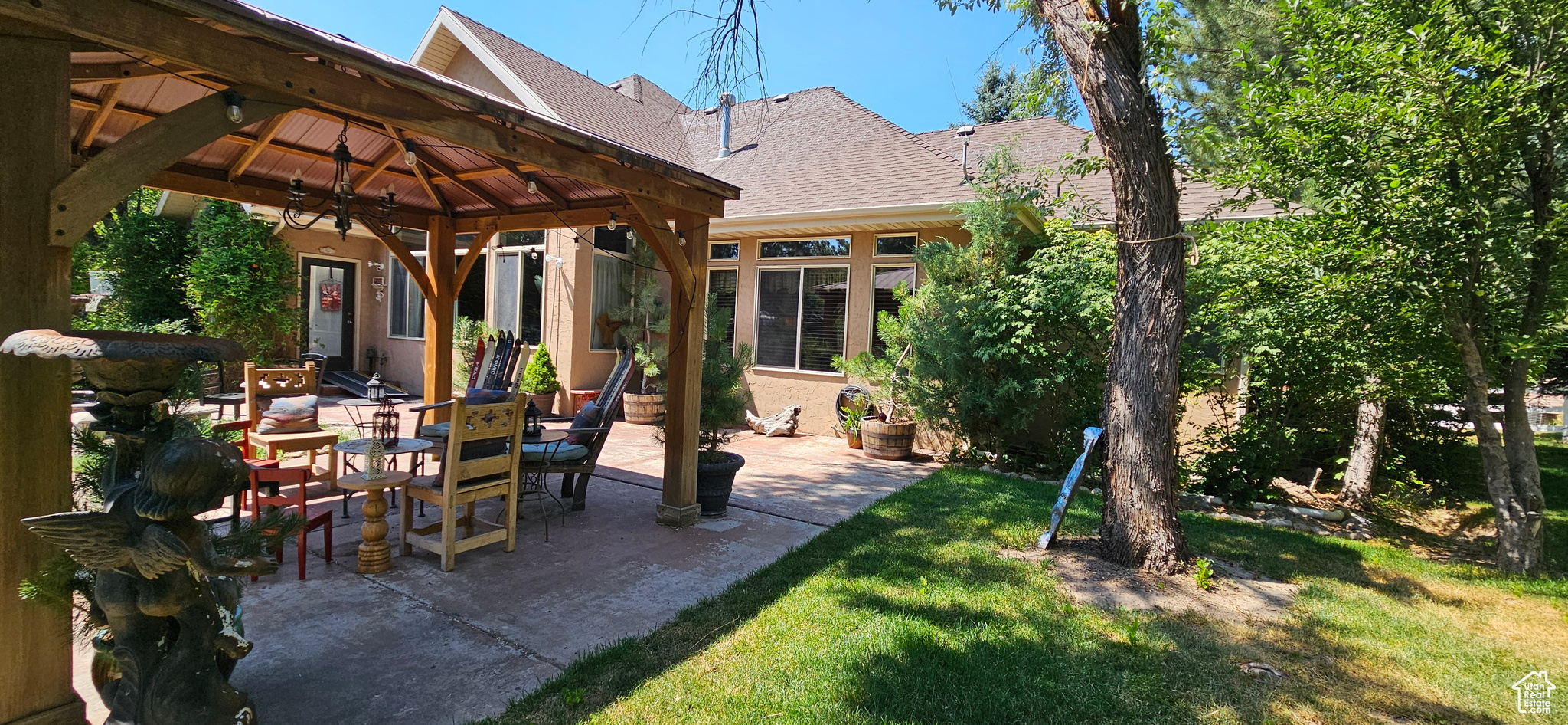 RIVER MEADOWS - Residential