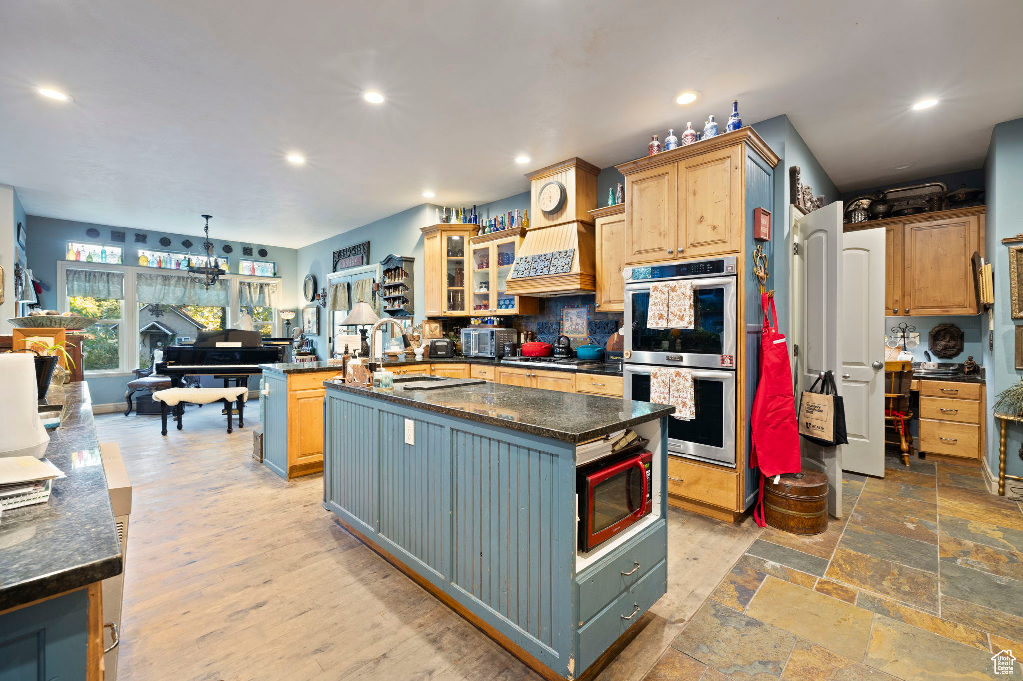 RIVER MEADOWS - Residential