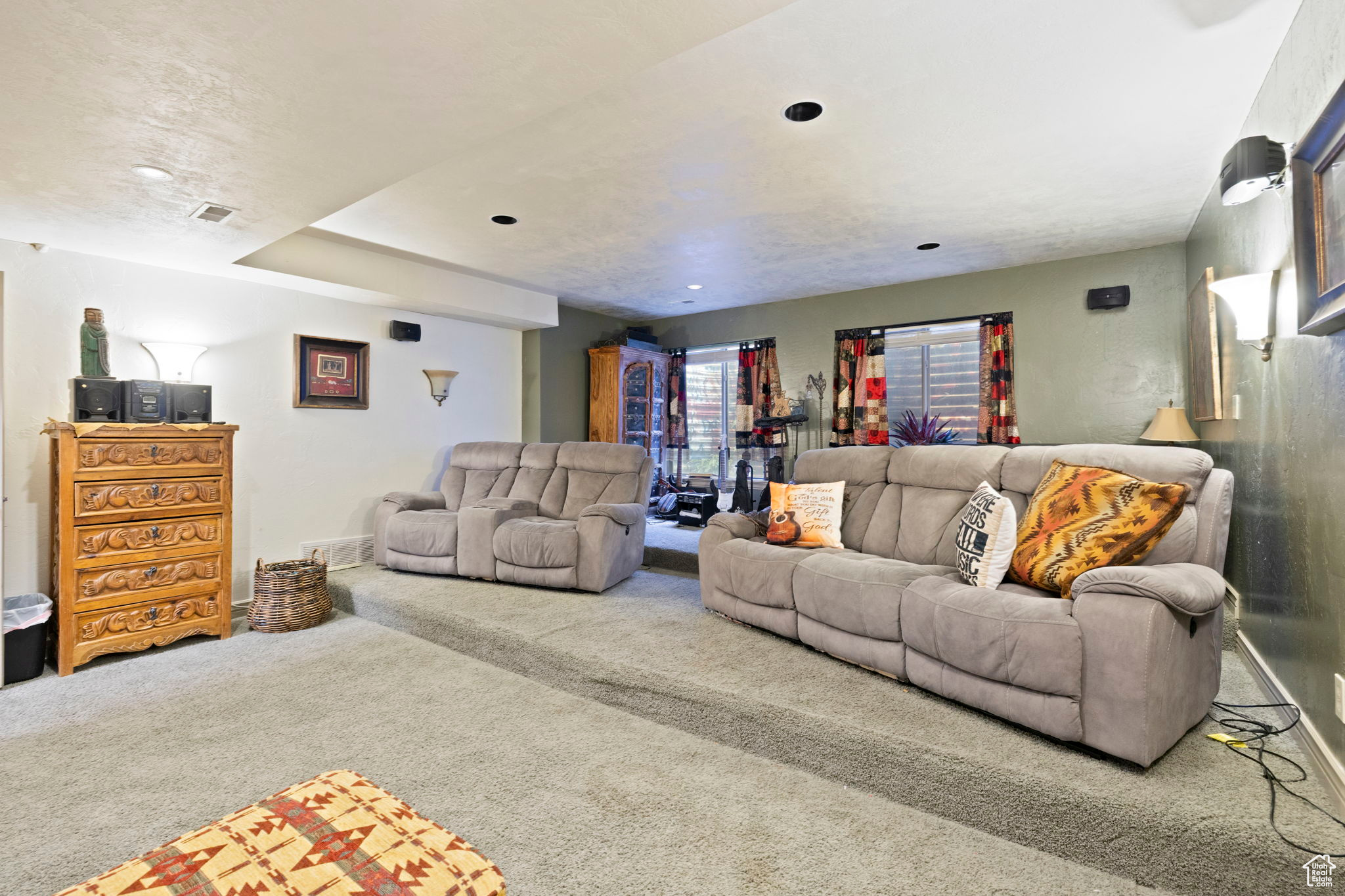 RIVER MEADOWS - Residential