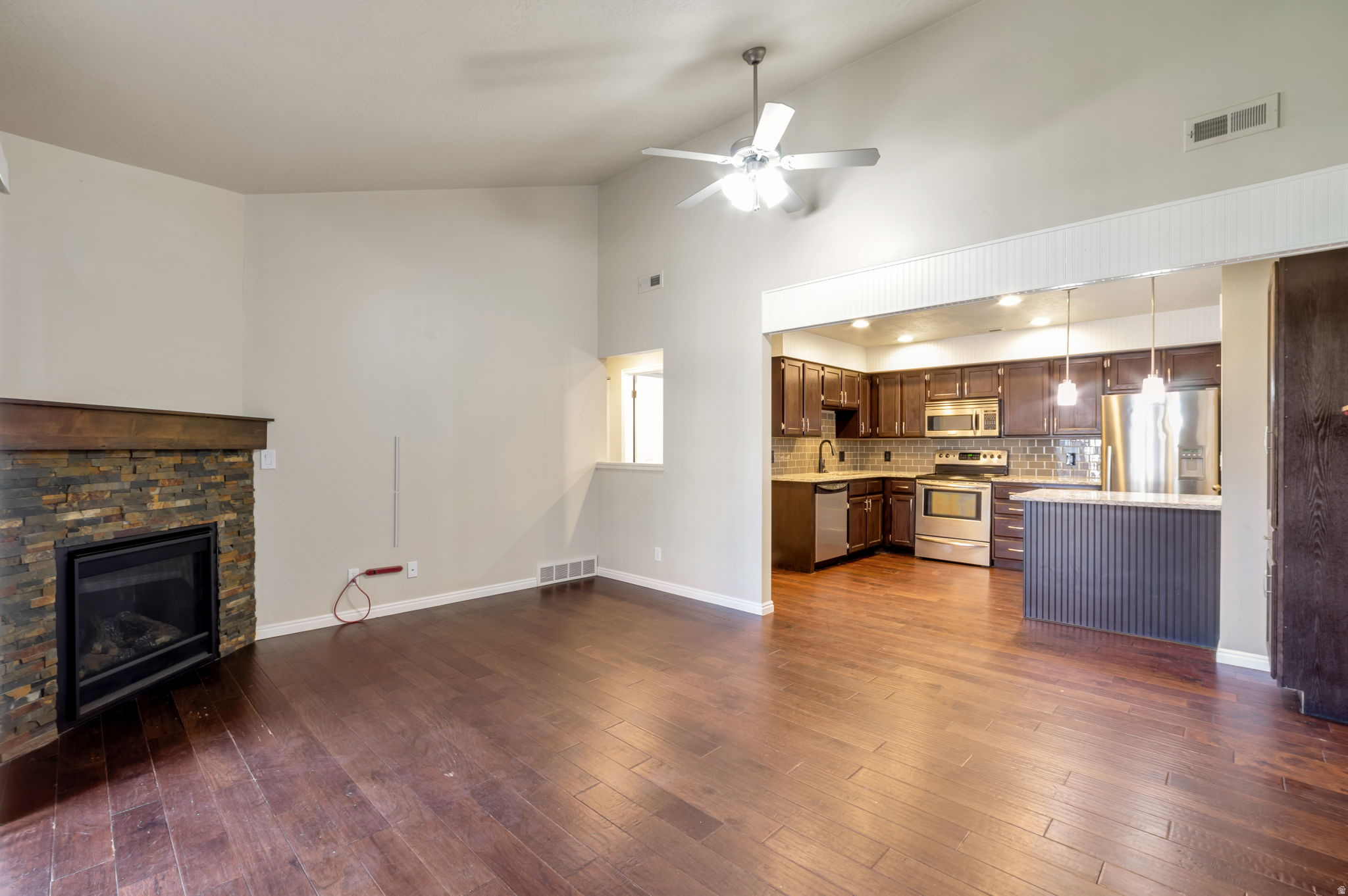 STONEGATE - Residential