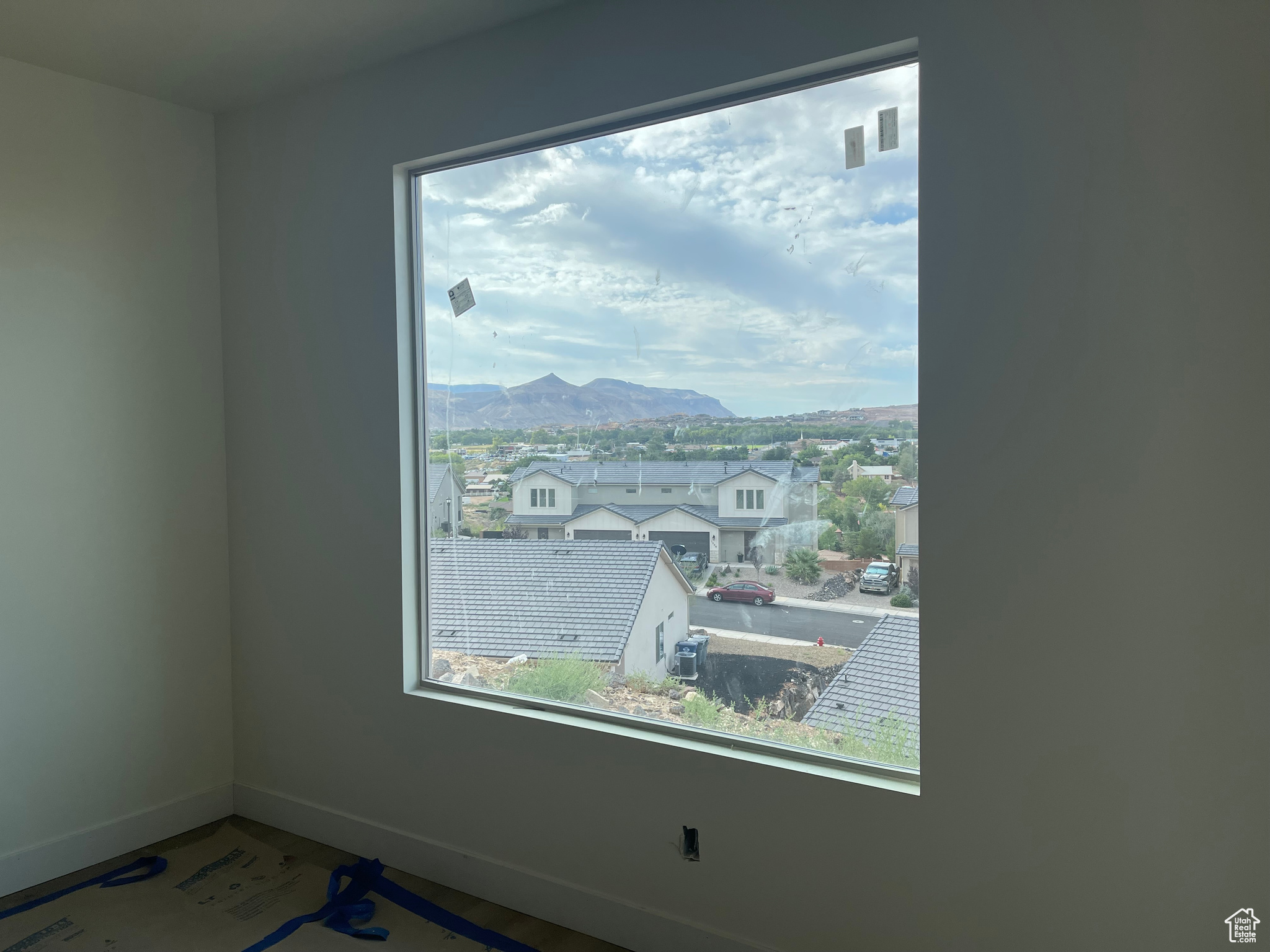 PAINTED SANDS - Residential