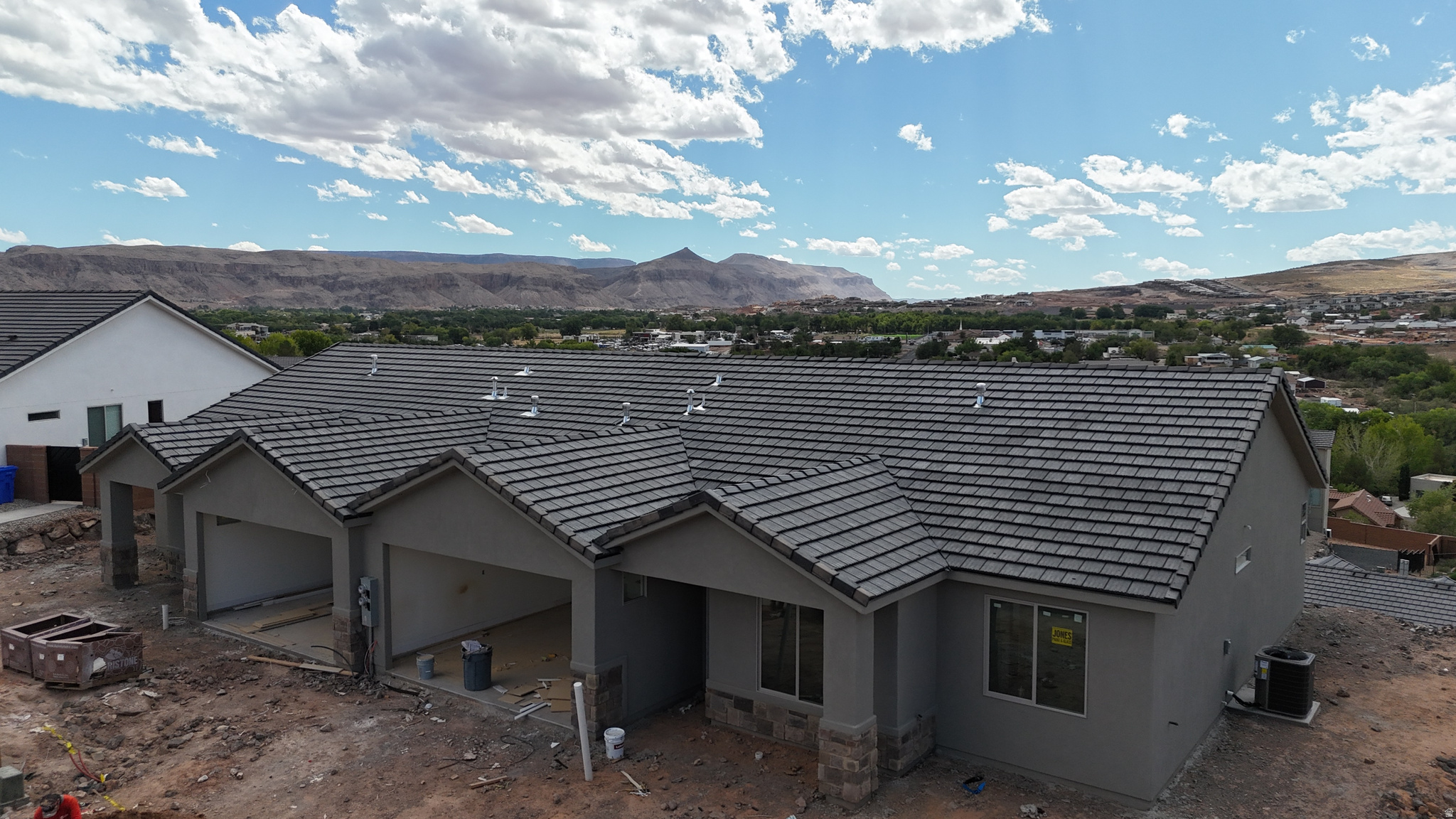 PAINTED SANDS - Residential