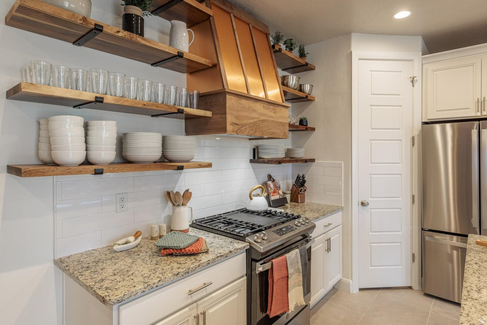 ESCAPES AT THE LEDGES PH 3 - Residential