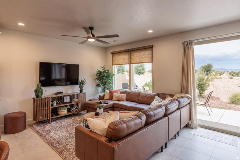 ESCAPES AT THE LEDGES PH 3 - Residential