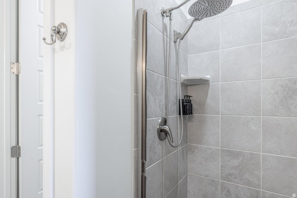 ESCAPES AT THE LEDGES PH 3 - Residential