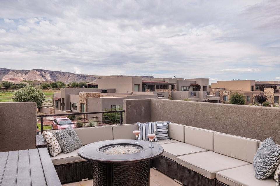 ESCAPES AT THE LEDGES PH 3 - Residential