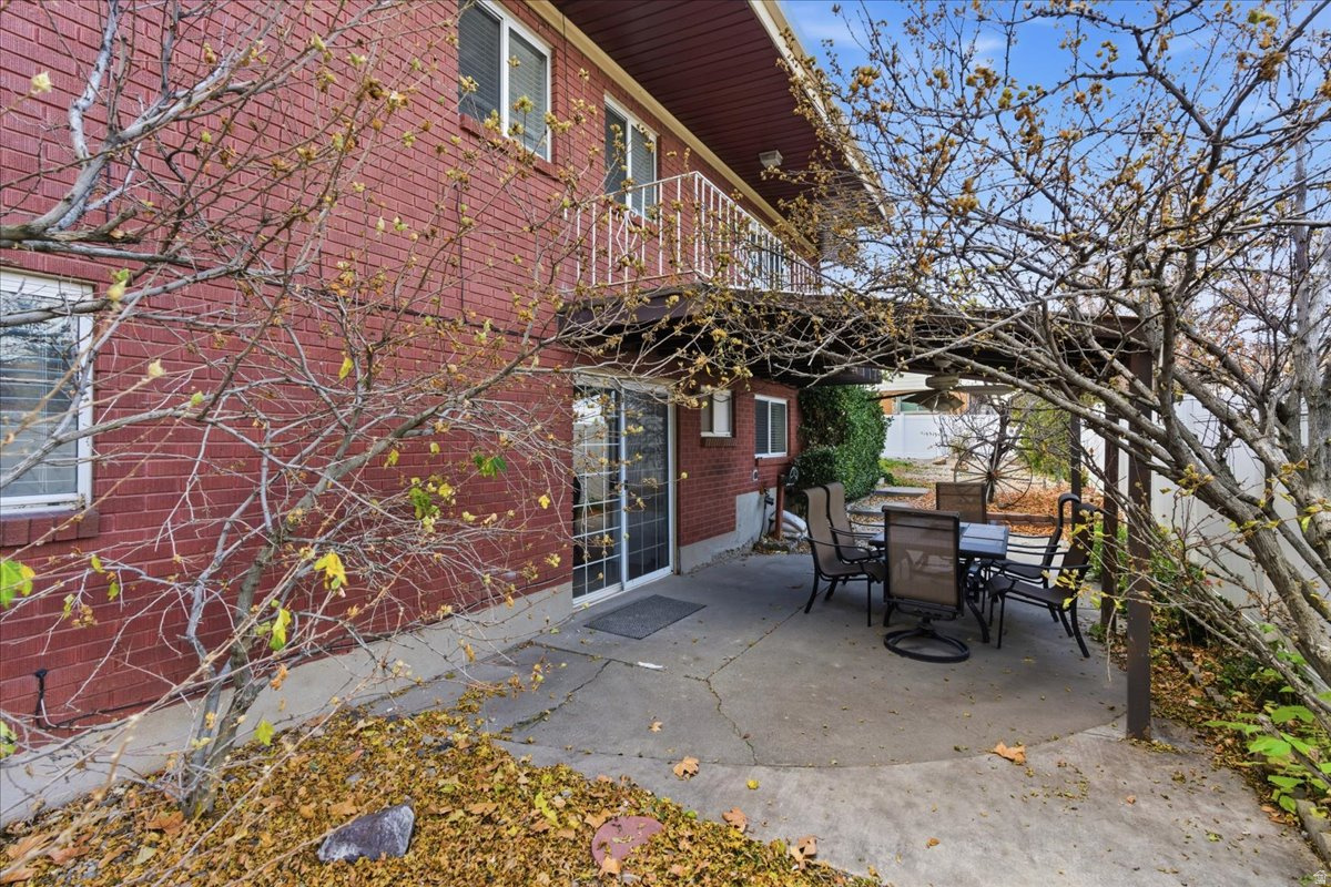 OQUIRRH HILLS - Residential